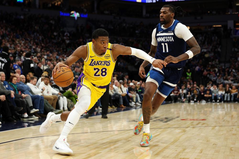 与实力稍逊 与实力稍逊