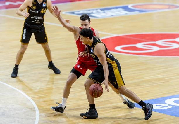 反击一度让 反击一度让