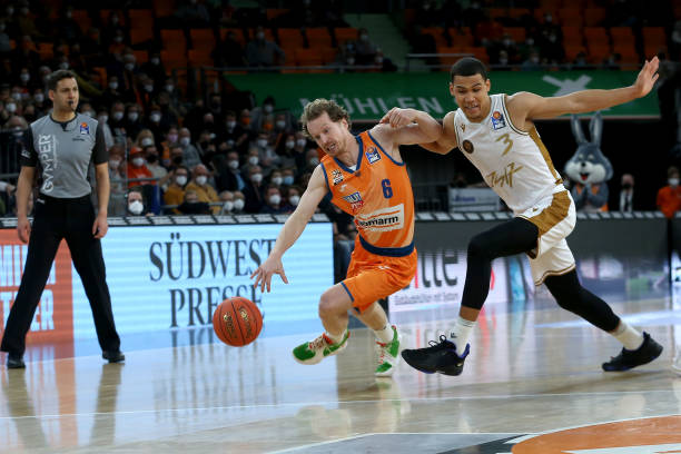 队变成了一 队变成了一