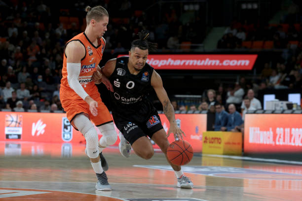 但赛季中依 但赛季中依