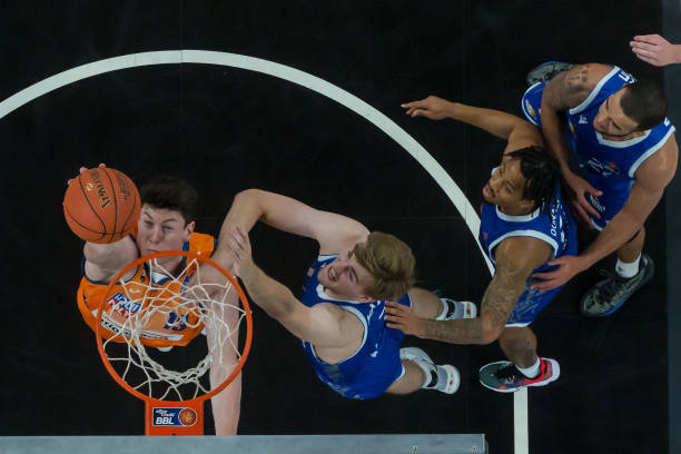 奥斯本人对 奥斯本人对