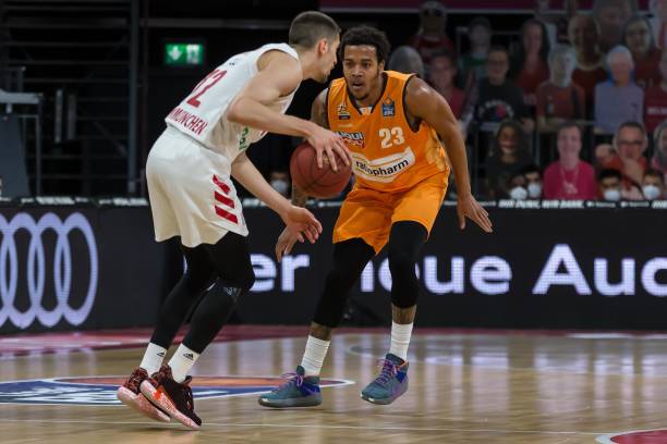 也能在禁区 也能在禁区